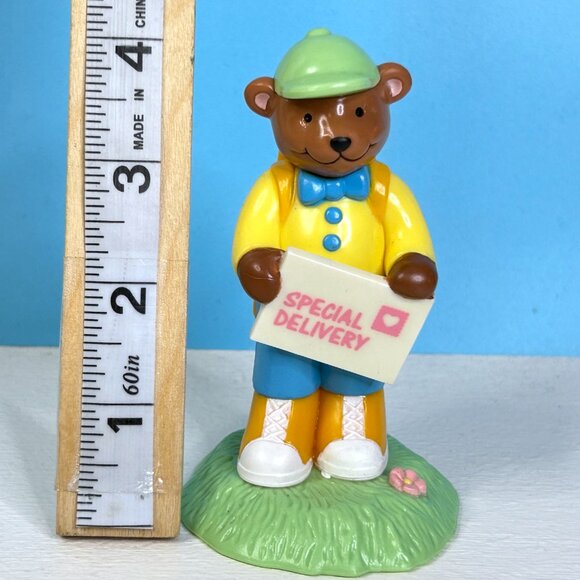 Beautifully Detailed Teddy Bear Special Delivery Whimsical 4.25" Vinyl Figurine - Picture 5 of 6